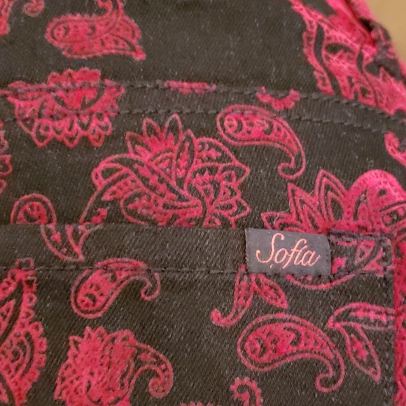 Sophia Vergara Red/Black Paisley Jeans - Picture 6 of 6